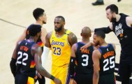 开云中国官网-季后赛生死战来临 詹姆斯能否再演“死亡之瞳”？