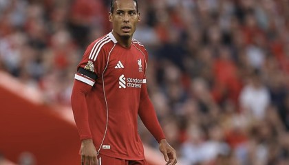 开云手机客户端-范戴克谈塞门约被歧视：这种事不该发生，这是一种耻辱