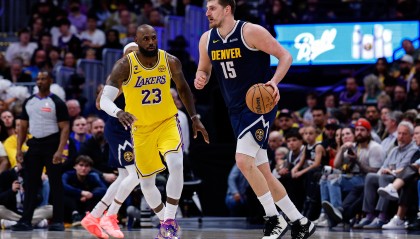 开云体育App-美媒对比：今年季后赛41岁詹姆斯除篮板外各项数据均>31岁约基奇