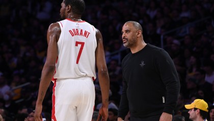 开云手机客户端-绝境之下暗流涌动！KD未出现在替补席 这支火箭还值得拯救吗？