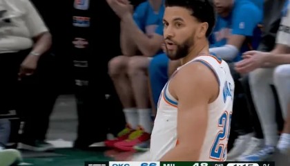 阿杰伊-米切尔里突外投连得6分，帮助雷霆稳住20分分差