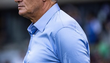 开云中国官网-官方：克鲁塞罗主帅蒂特下课；巴甲前六轮球队未尝一胜