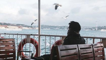 kaiyun-上头了？喀麦隆输球后奥纳纳推搡了一名球迷